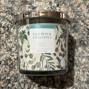 NWT Sage Mint & Eucalyptus Scented Candle